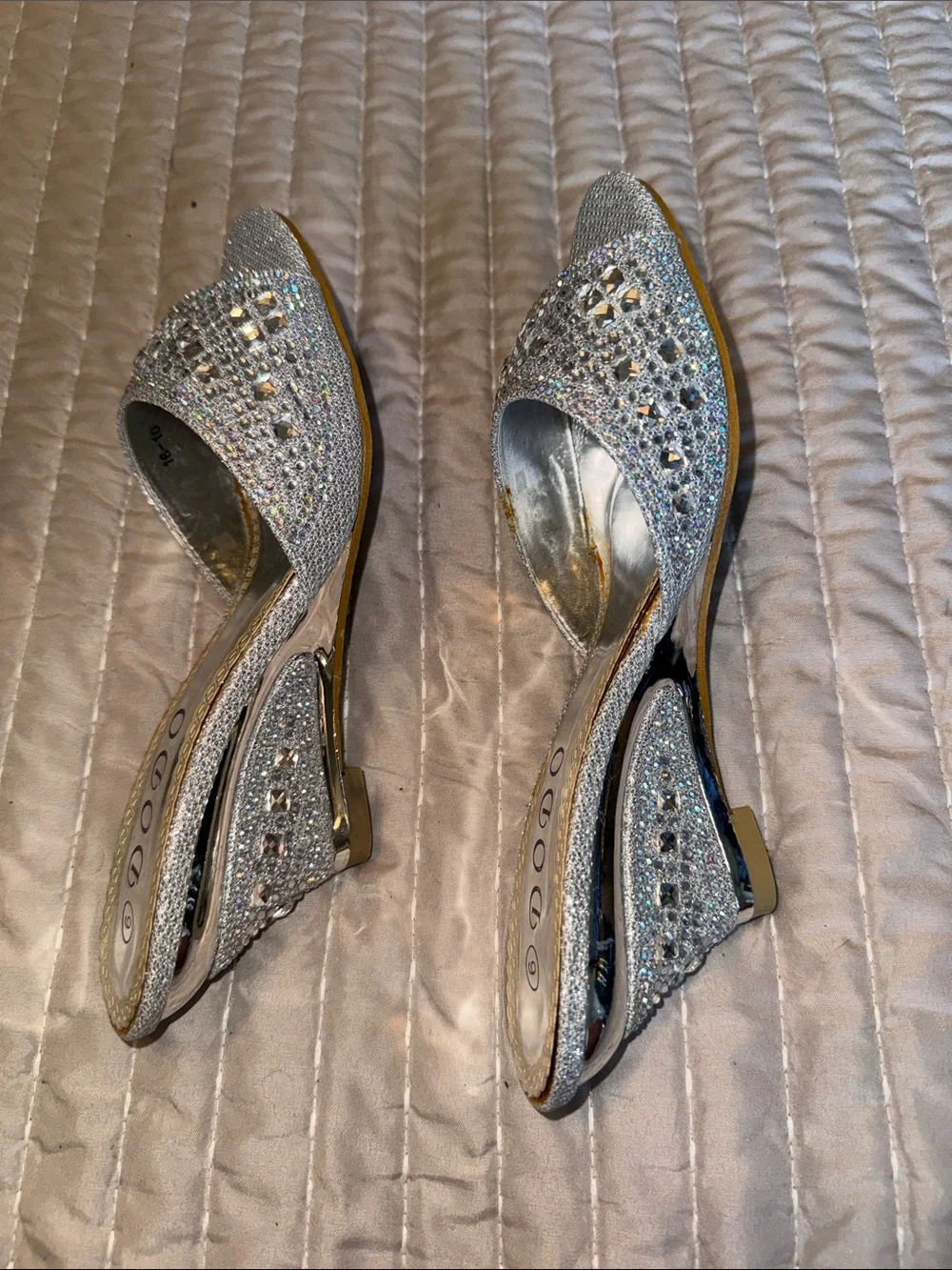 SILVER GLITTER WEDGE HEELS SIZE 6